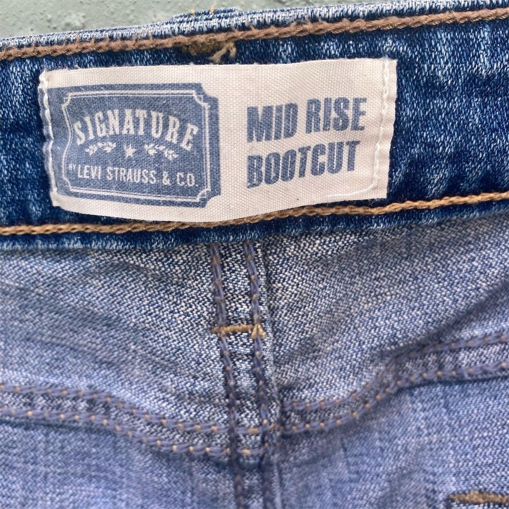 Levi's Women's Mid Rise Bootcut Jeans Size 10 Blue Medium Wash - Picture 10 of 11